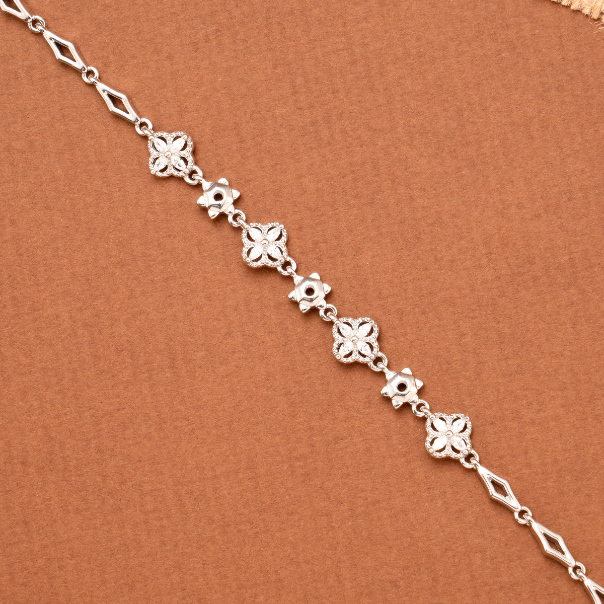 Modern Mini Heart Linked Chain Silver Bracelet