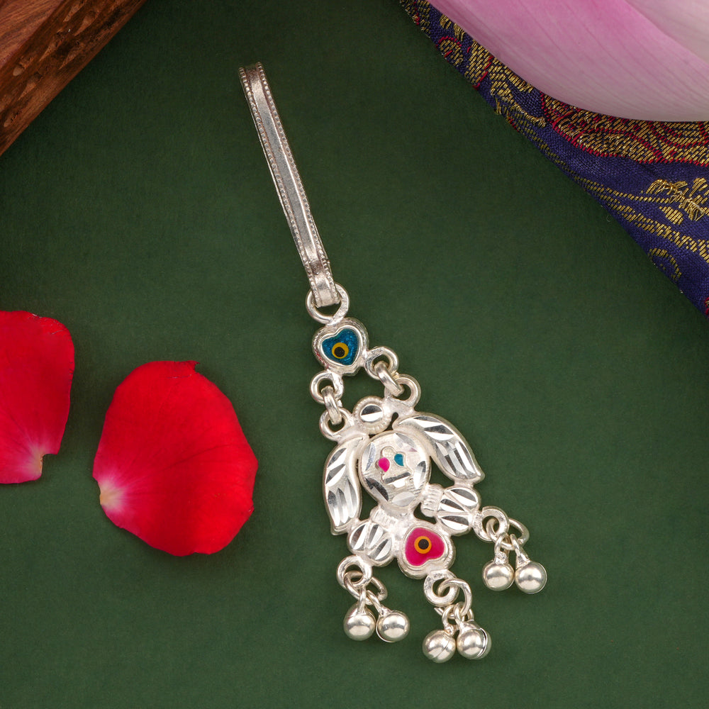 Elegant Leaf Silver Keychain