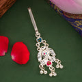 Elegant Leaf Silver Keychain