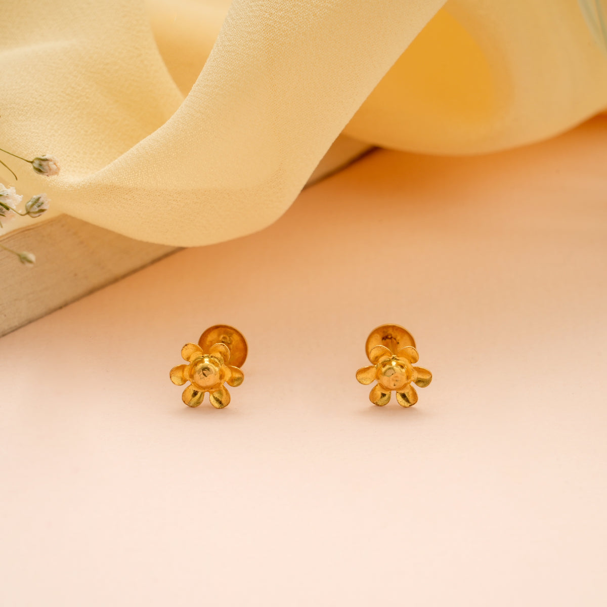 Little Blossom Simple Gold Stud