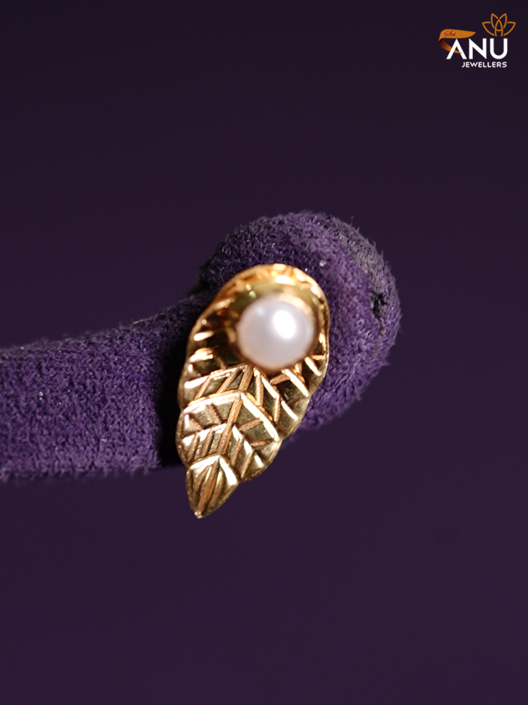 Pearl Leaflight Stud with Ring set