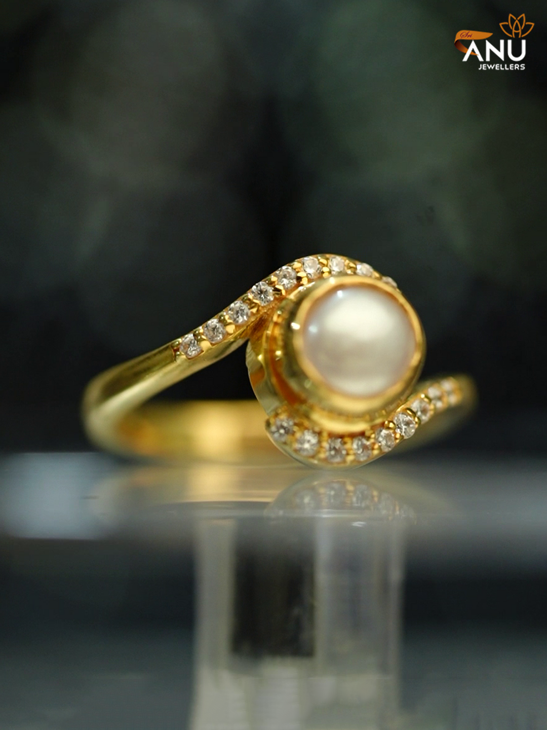 Pearl Leaflight Stud with Ring set