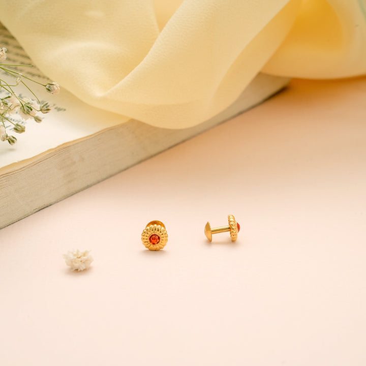 Traditional Floral Stone Gold Stud