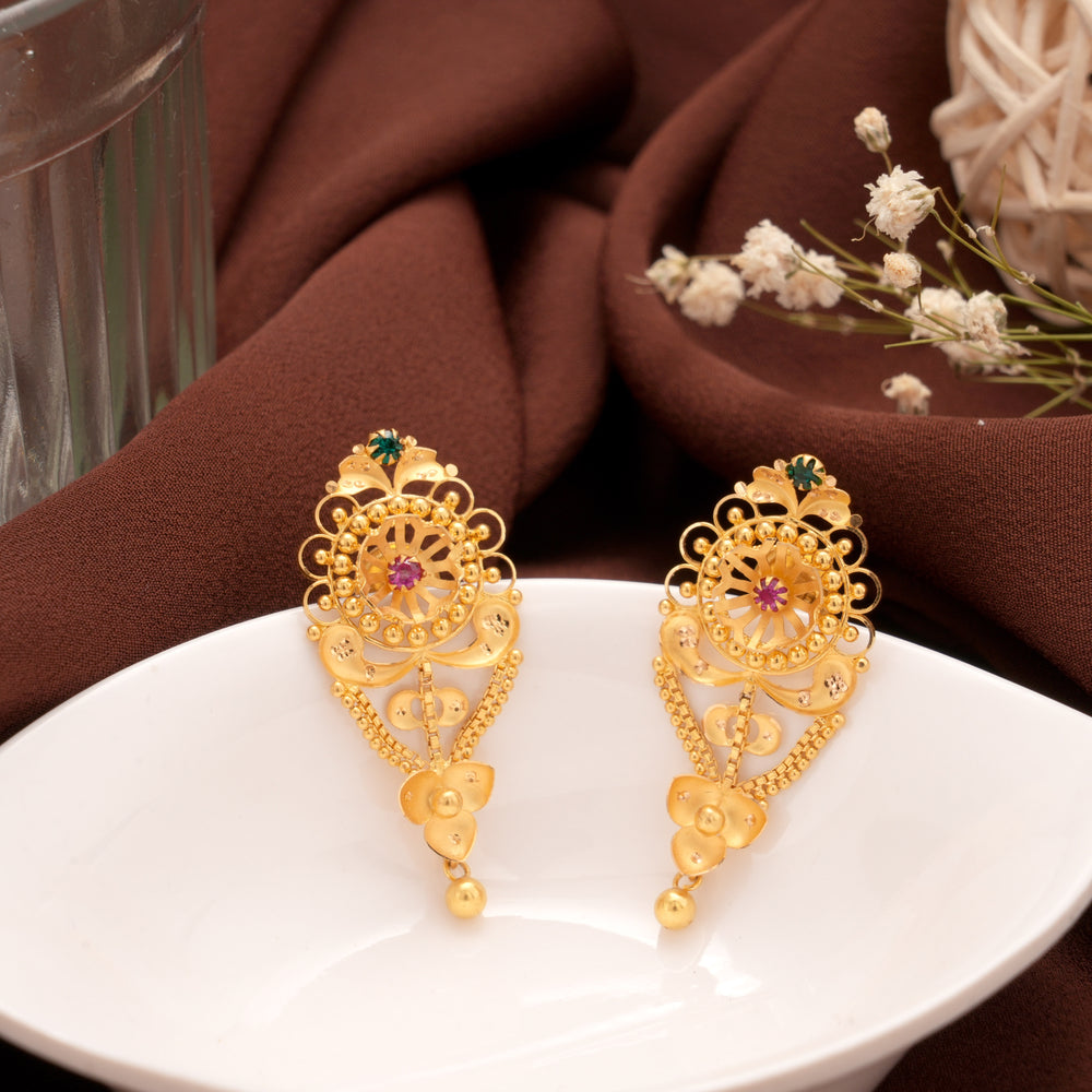 Fancy Tri Leaf Drops Gold Stud