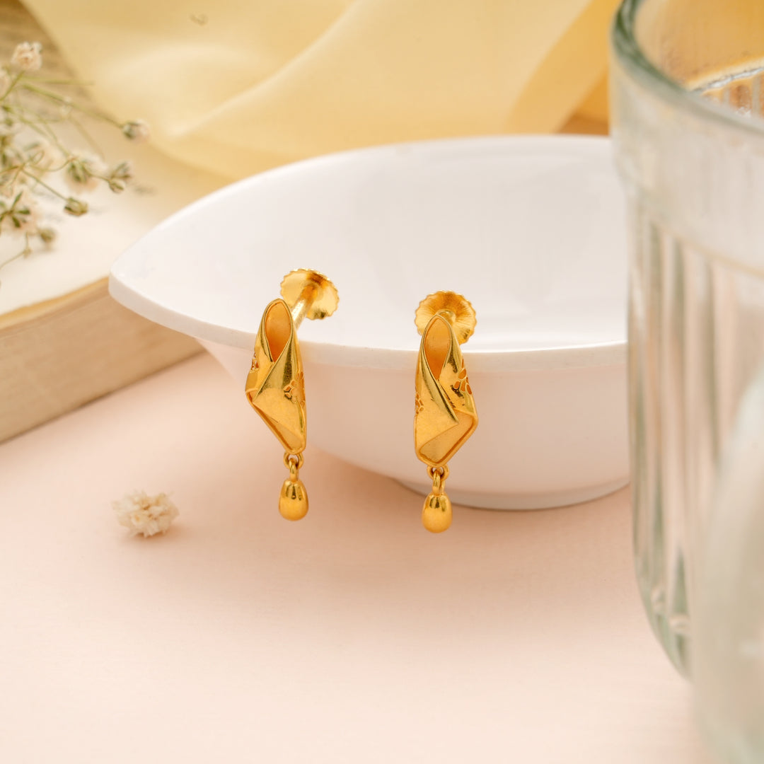 Sleek Twisted Swirl Design Gold Earrings