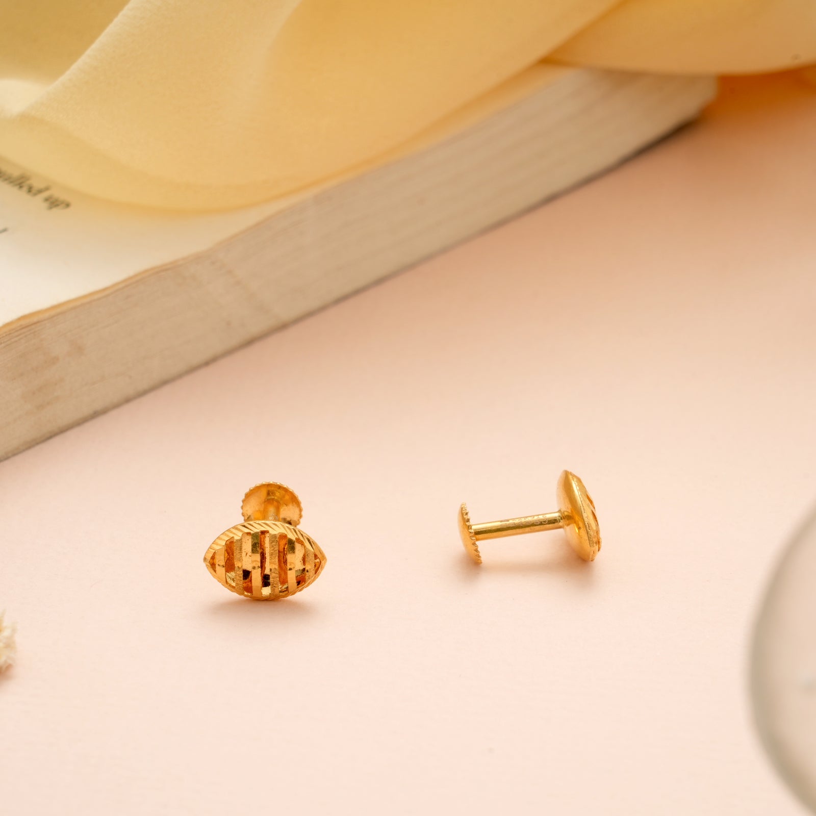 Minimal Oval Shape Gold Stud