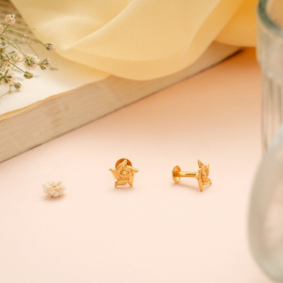 Heritage Five Petal Whirlpool Gold Studs