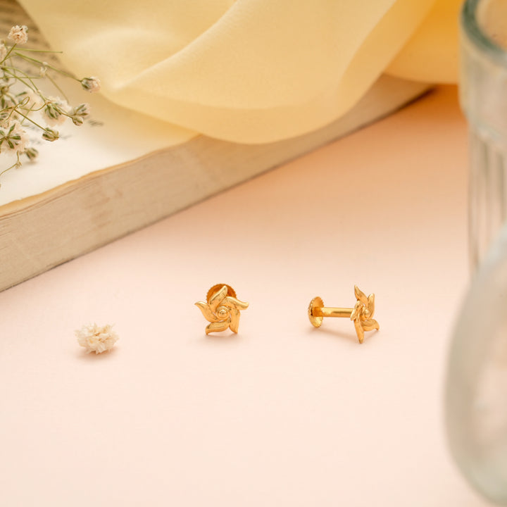 Heritage Five Petal Whirlpool Gold Studs