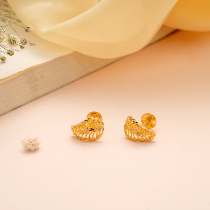 Elegant Gold Delicate Leaf Design Stud
