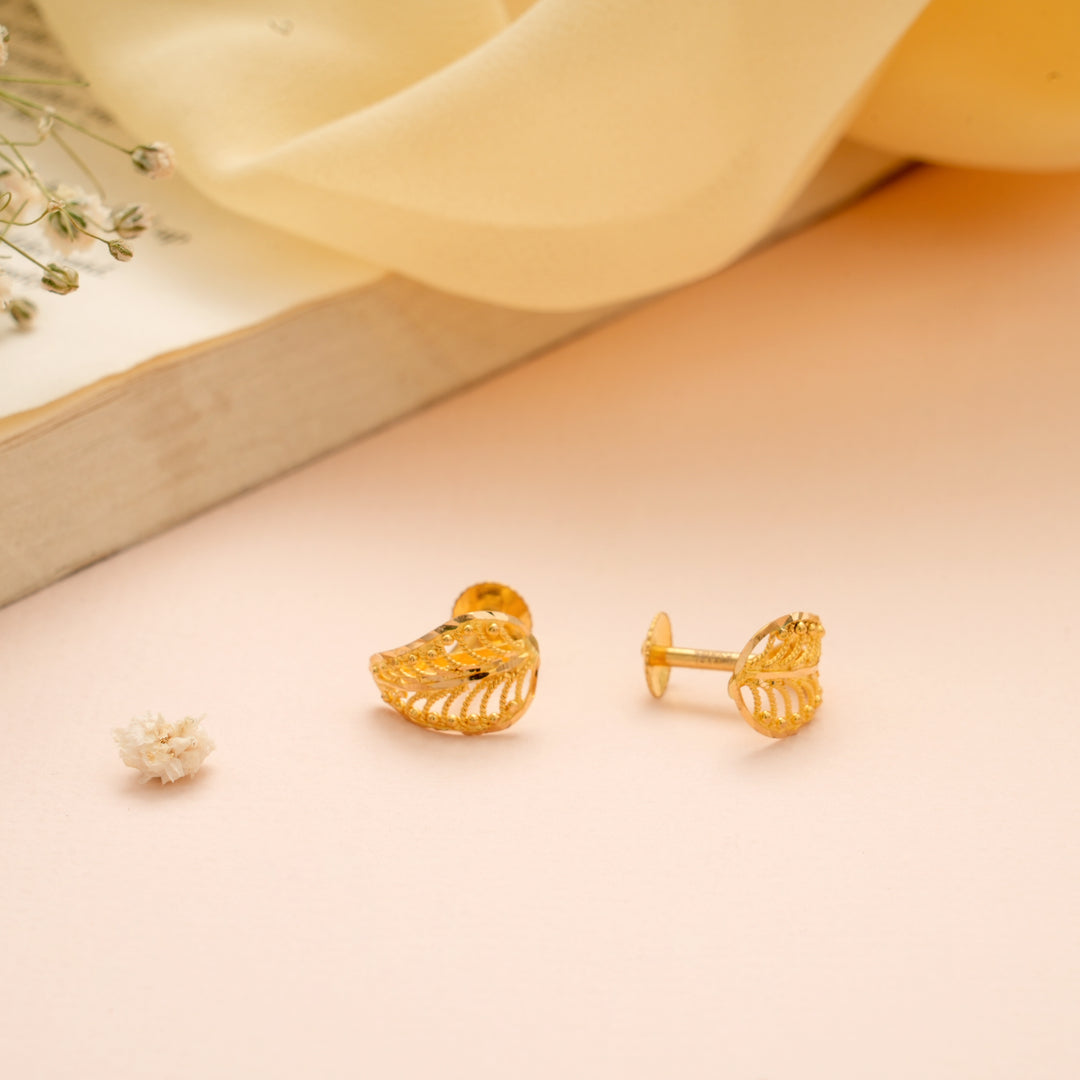 Elegant Gold Delicate Leaf Design Stud