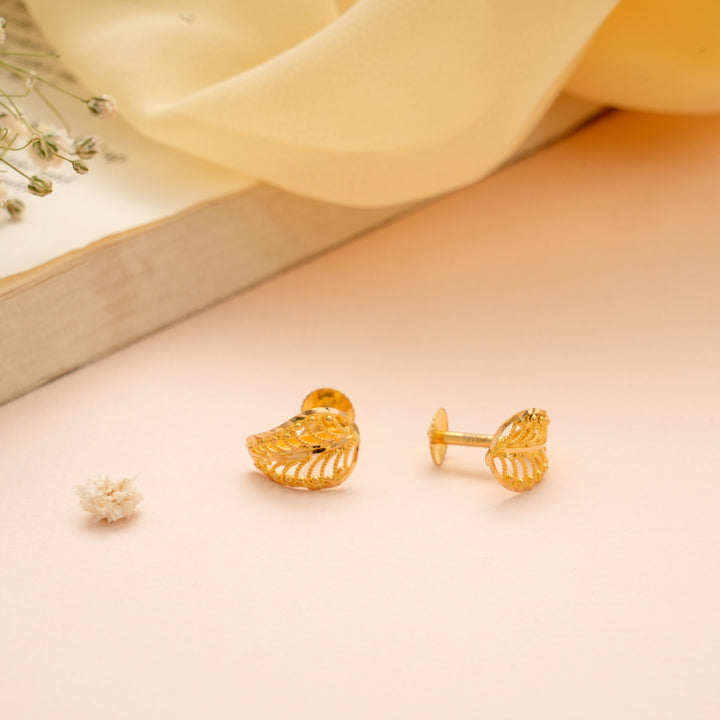 Elegant Gold Delicate Leaf Design Stud