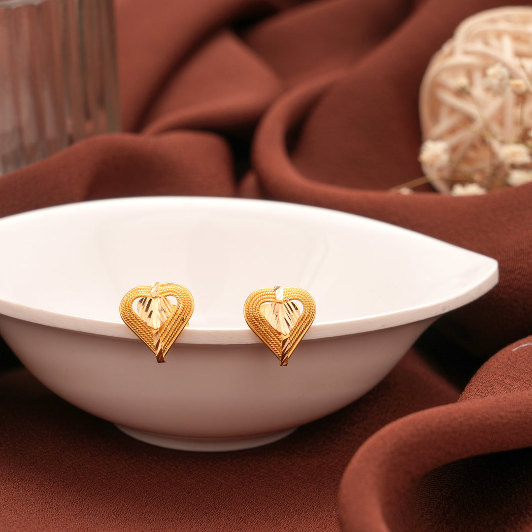 Cute Line Heart Gold Stud