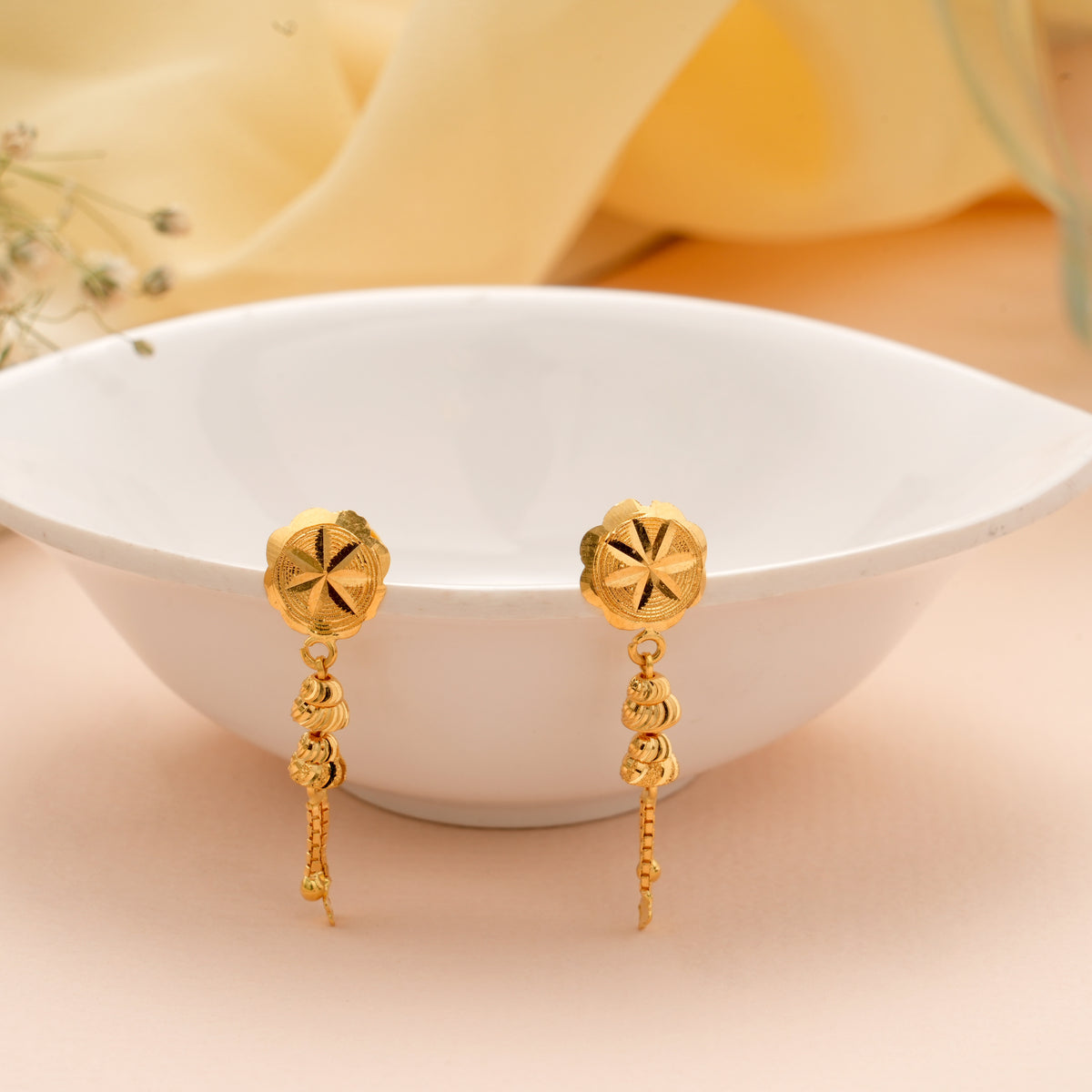 Elegant Gold Floral Top Single Chain Earrings