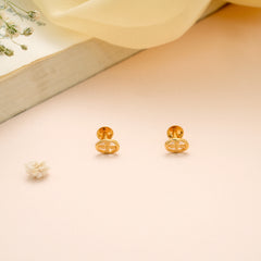 Minimal Oval Shape Tri Leaf Gold Stud