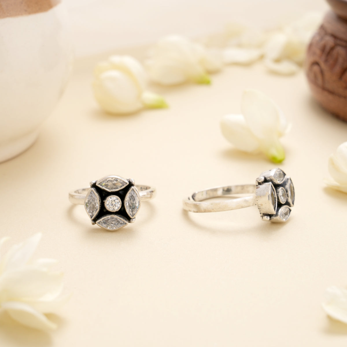 Vintage Floral Gem Cluster Silver Toe Ring