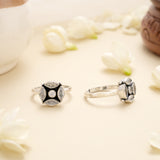 Vintage Floral Gem Cluster Silver Toe Ring