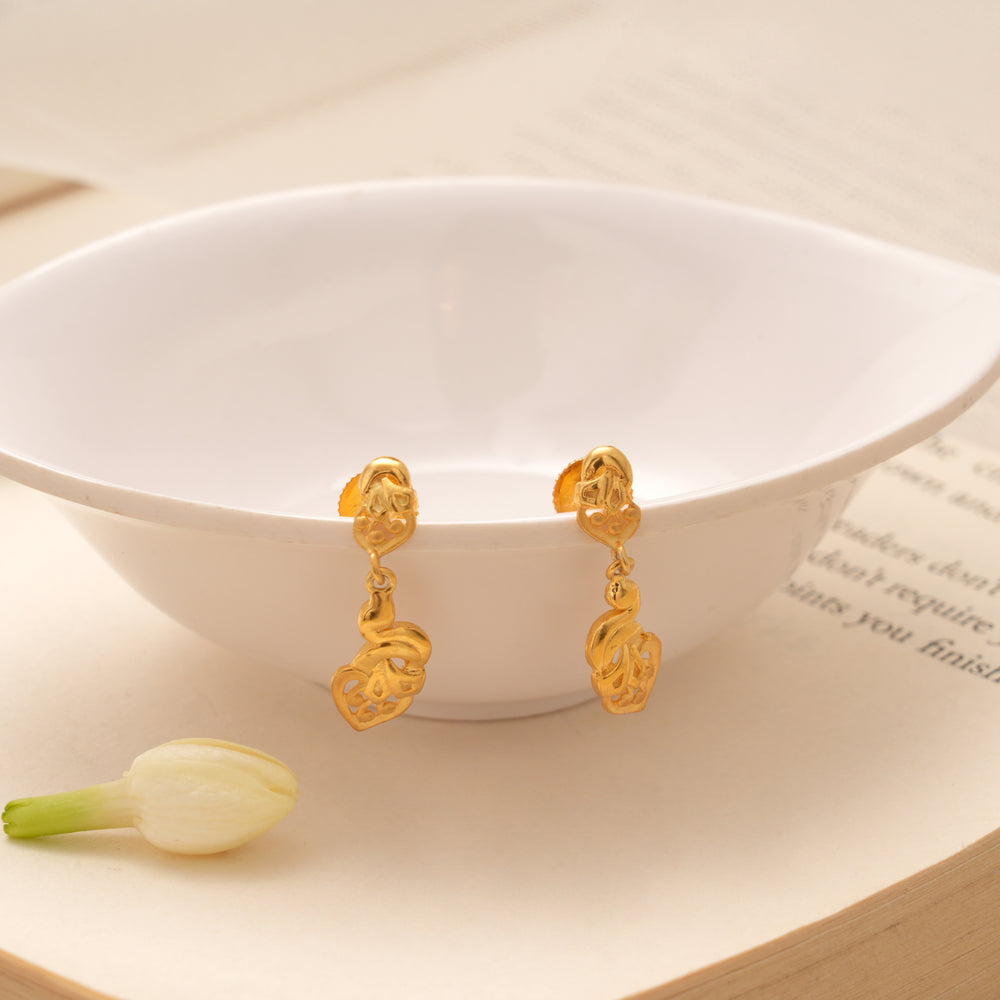 Classic Textured Leaf Design Golden Earring