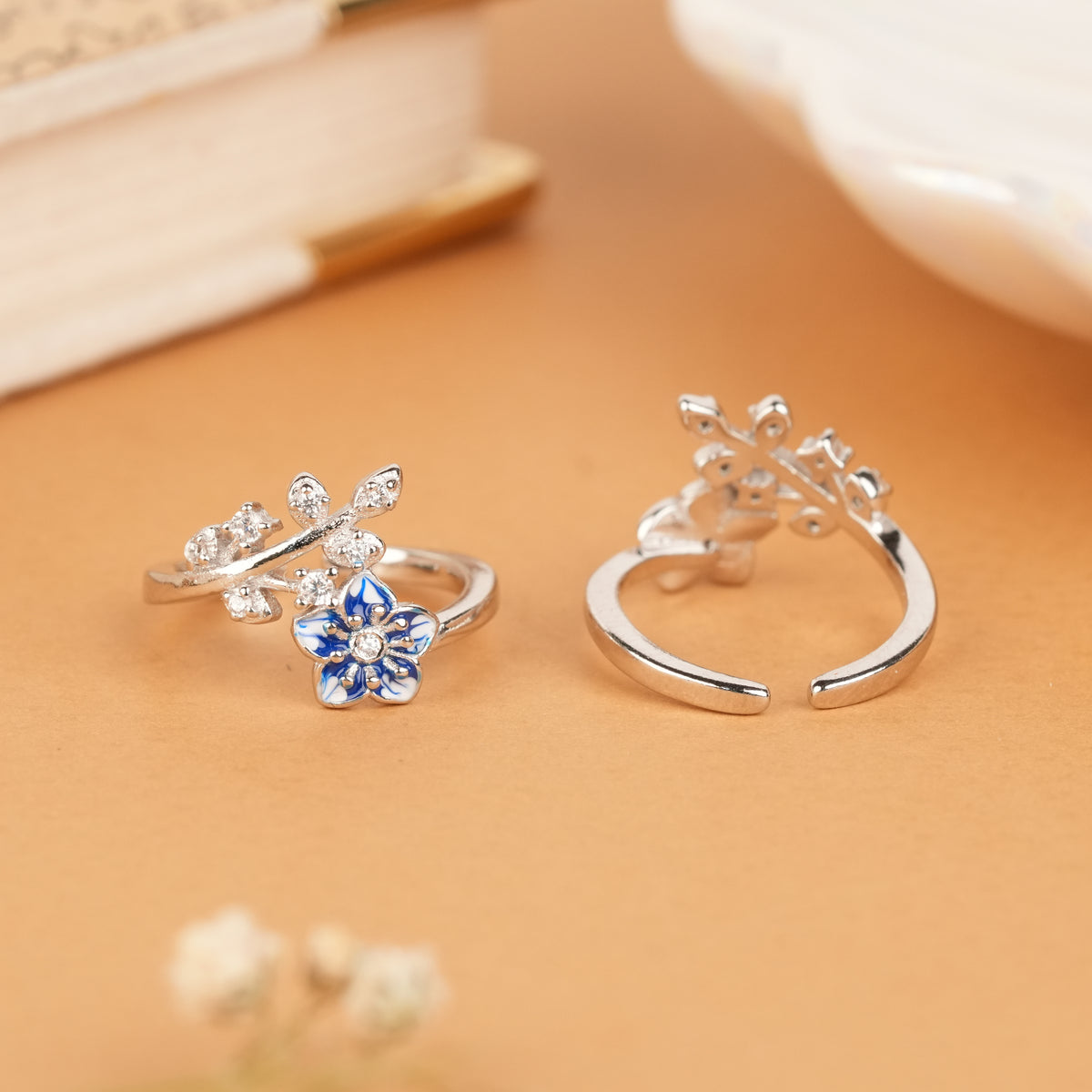 Blue Enamel Floral with Leaf Silver Toe Ring