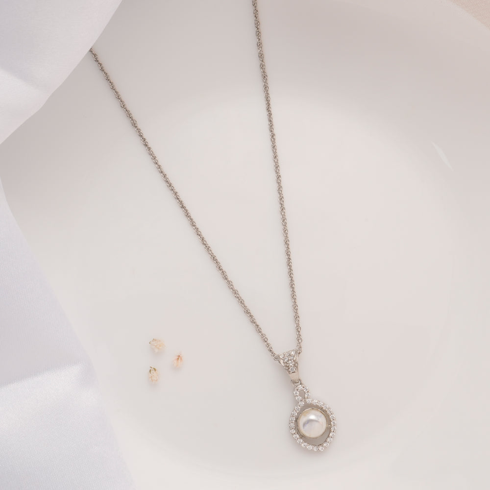 Royal Charm Pearl Silver Chain