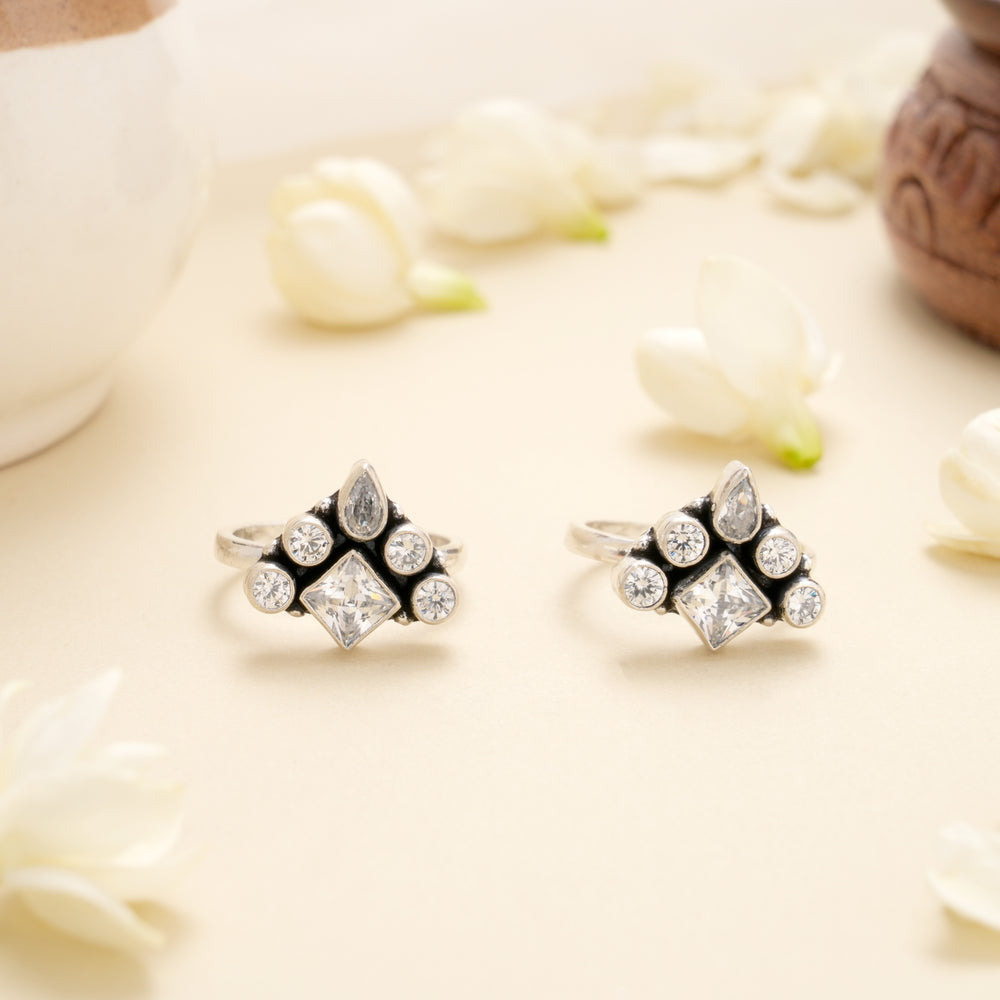Antique Gem Bloom Charm Silver Toe Ring