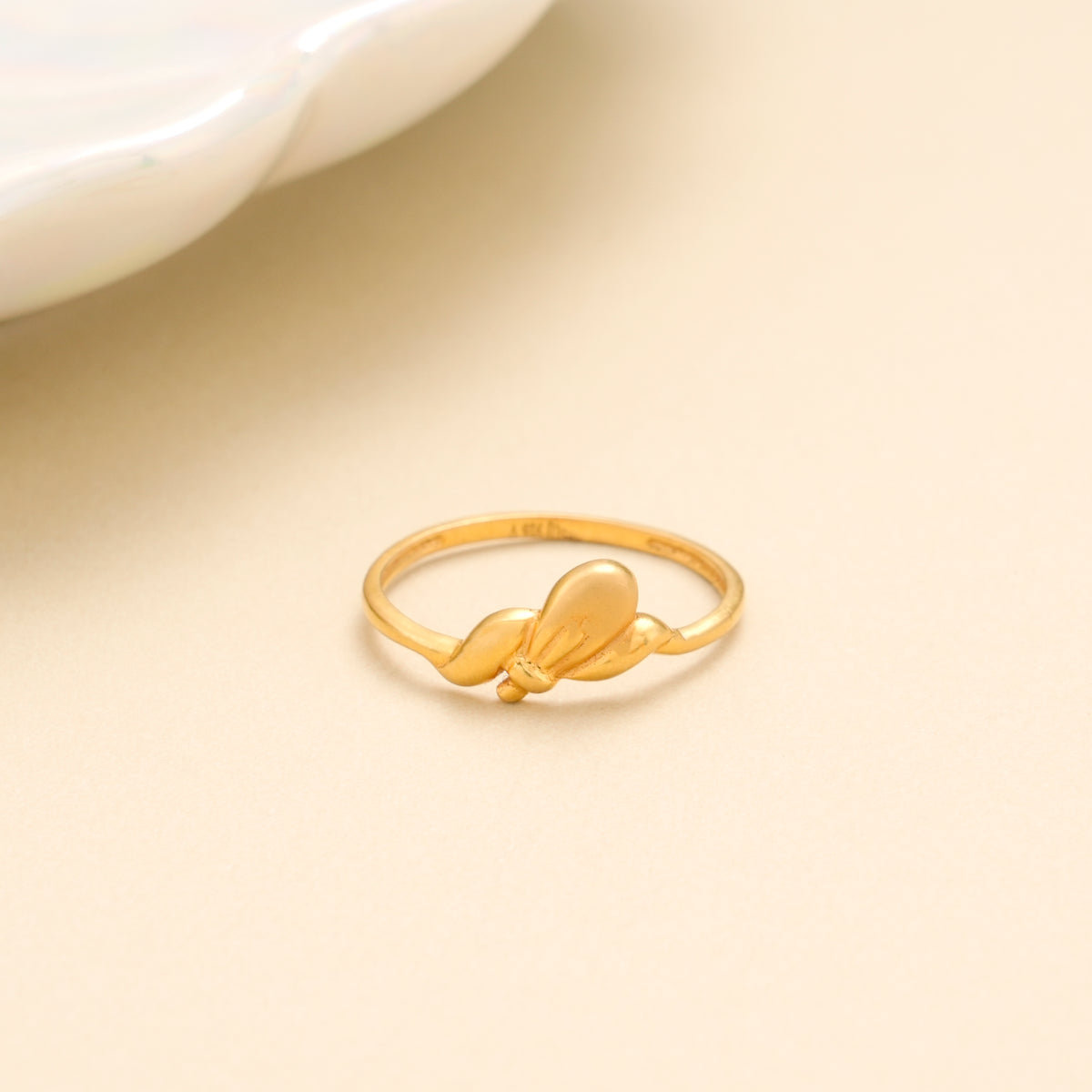 Premium Filigree Design Gold Ring