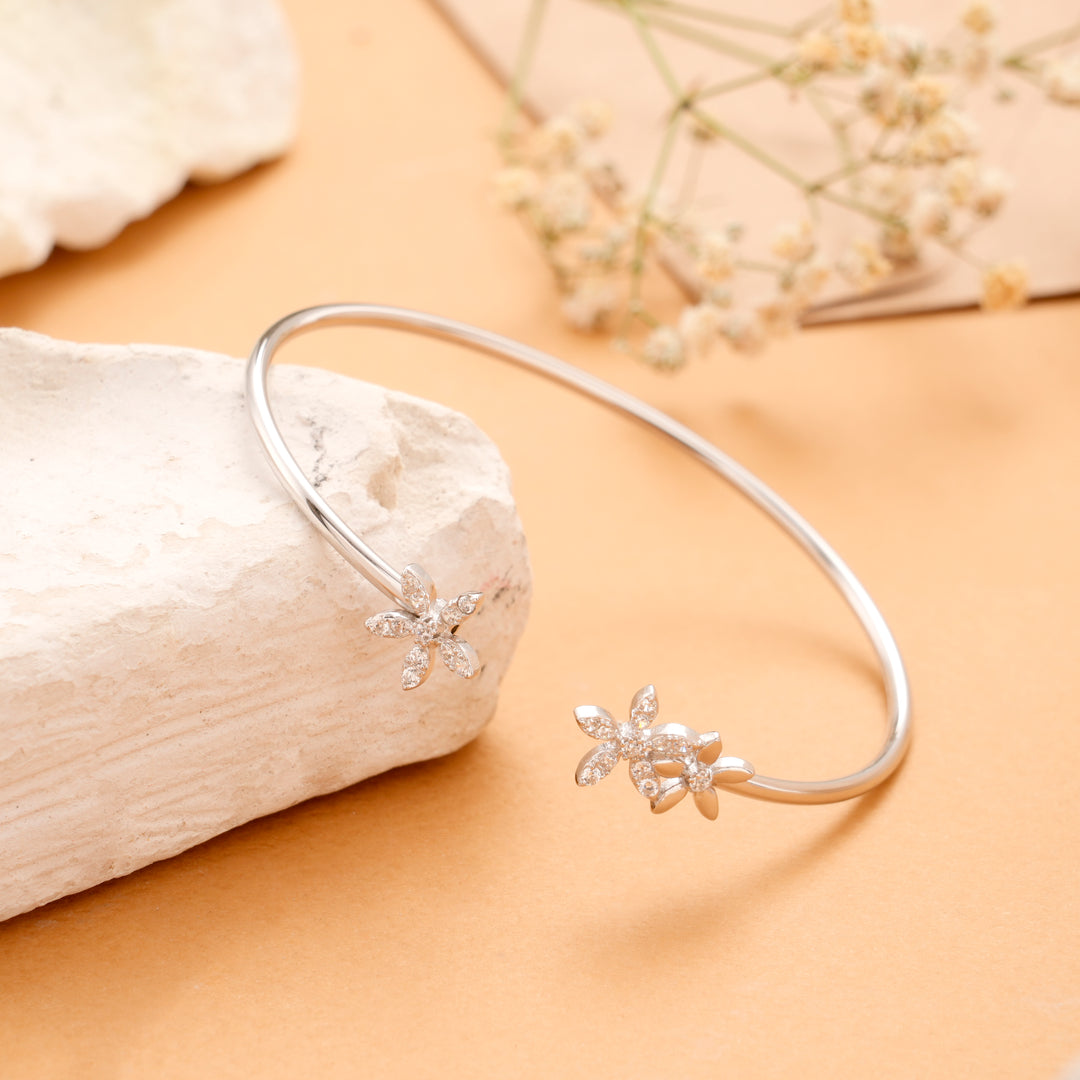 Sparkling Silver Radiant Flower Kada