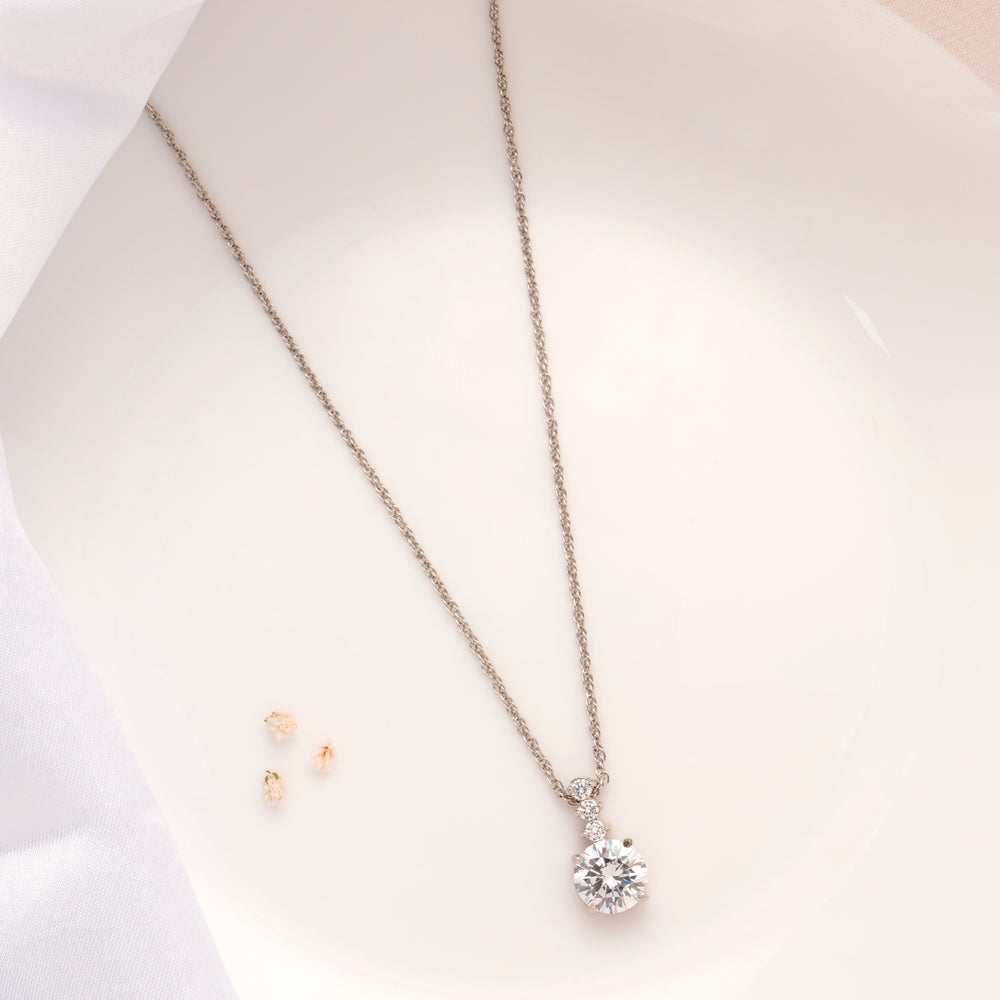 Shining Moissanite Pendant Silver Chain