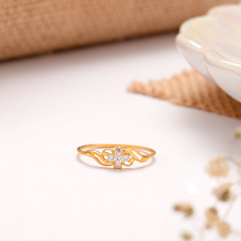 Elegant Floral Intertwined Golden Ring