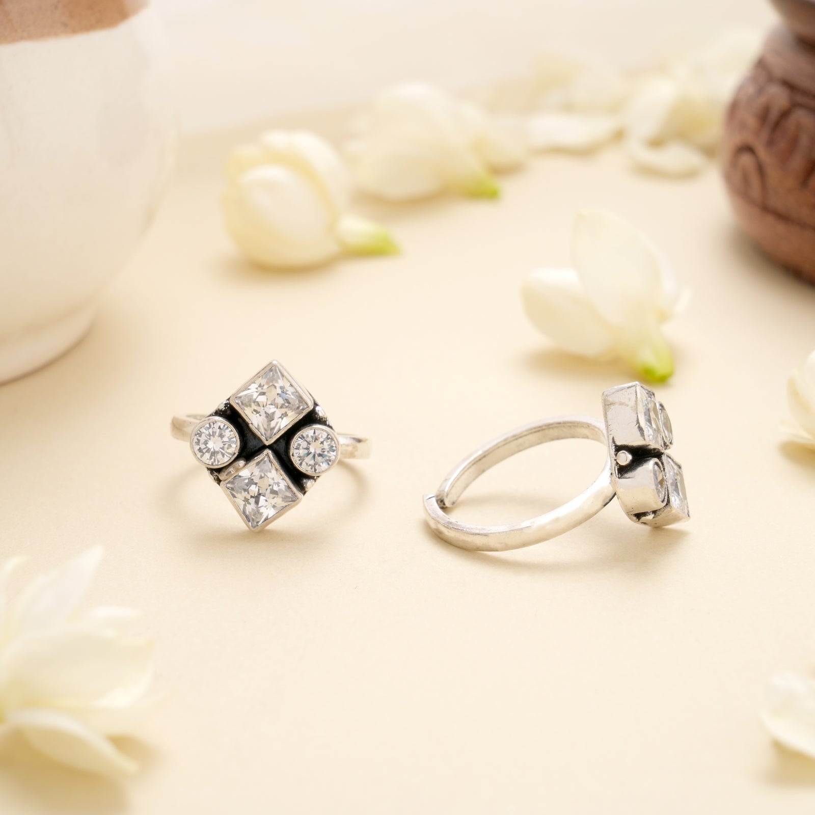 Royal Teardrop Halo Antique Toe Ring