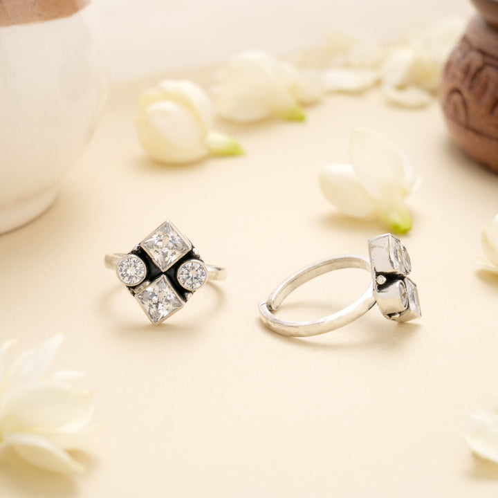 Royal Teardrop Halo Antique Toe Ring