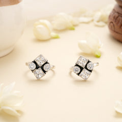 Royal Teardrop Halo Antique Toe Ring