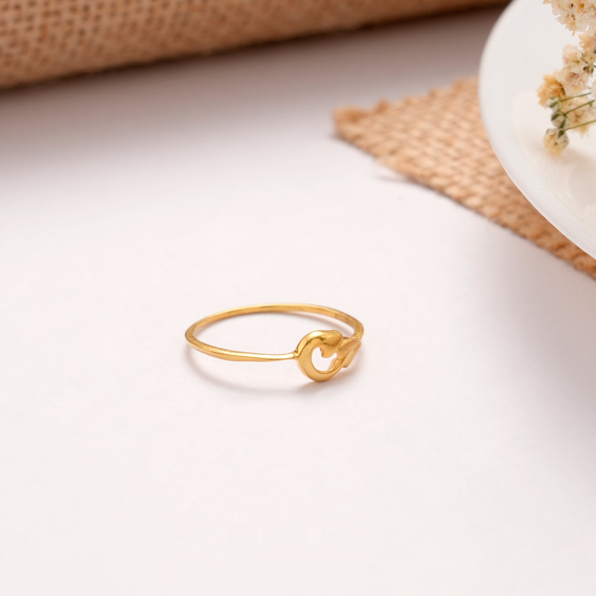 Plain Casting Golden Ring for Women