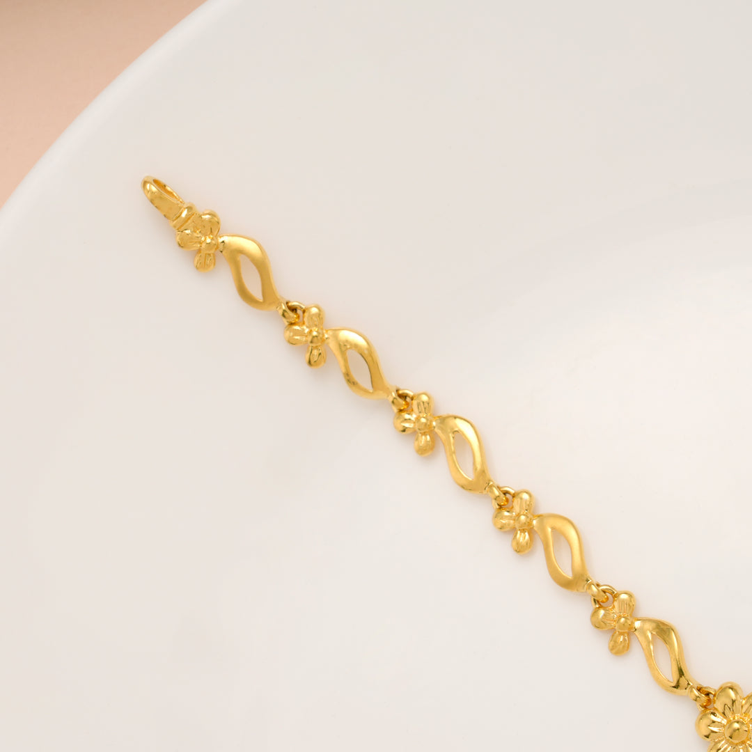 Elegant Floral with Leaf Pattern Gold Bracelet