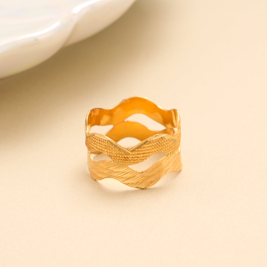 Wavy Pattern Textured Gold Ring