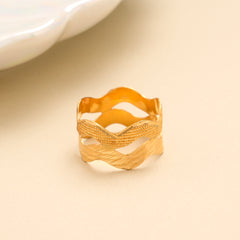 Wavy Pattern Textured Gold Ring