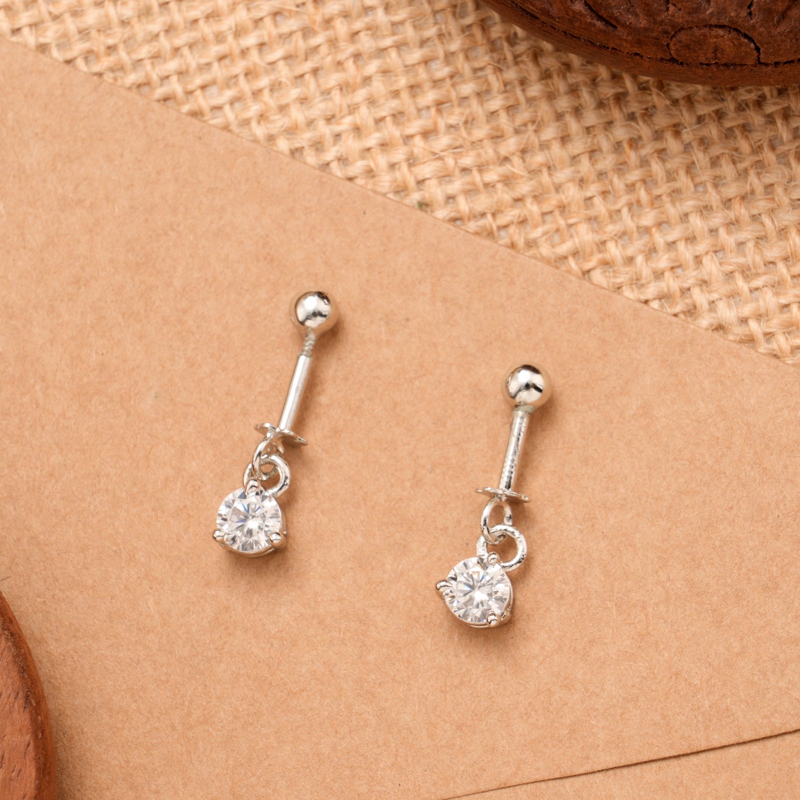 Circle Shape White Stone Drop Silver Koppu