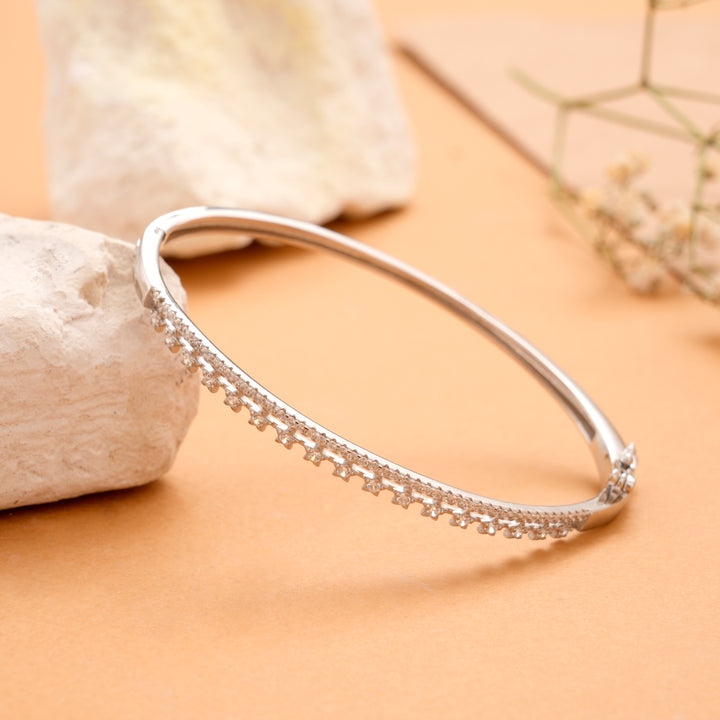 Sleek Star Design Silver Kada
