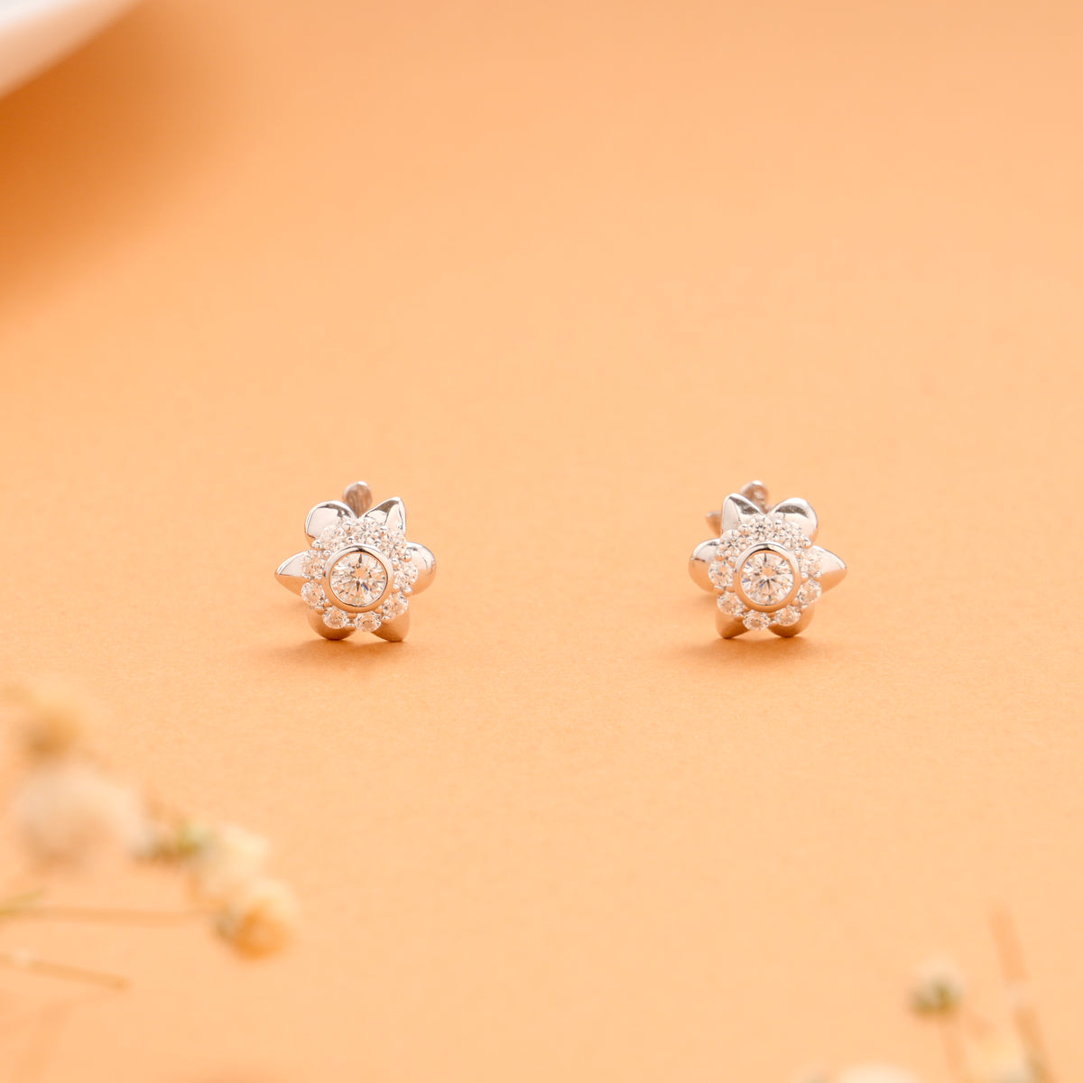 Bloom Stone Tiny Flower Silver Stud