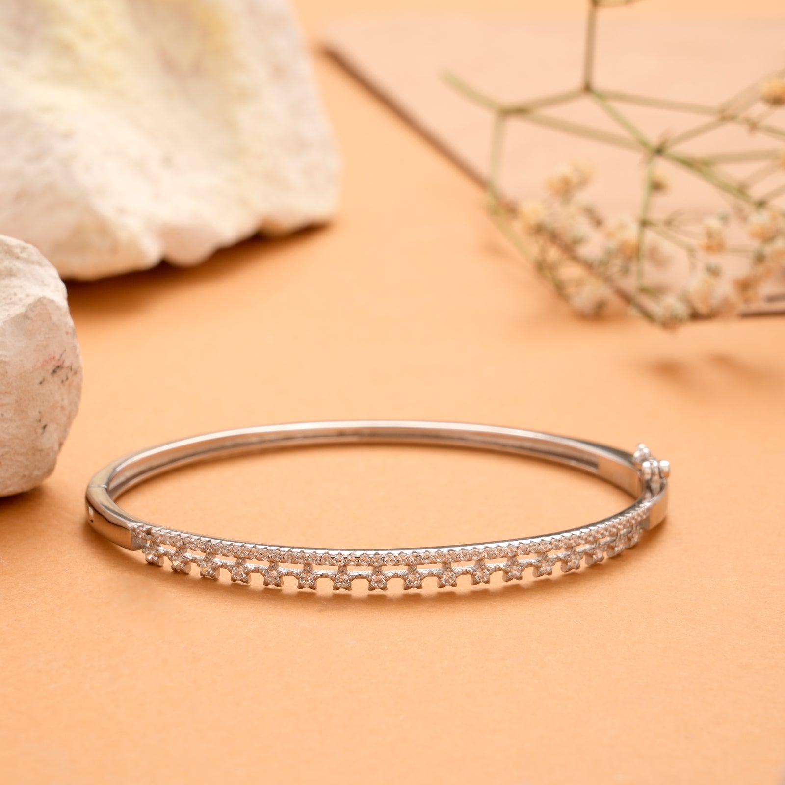 Sleek Star Design Silver Kada