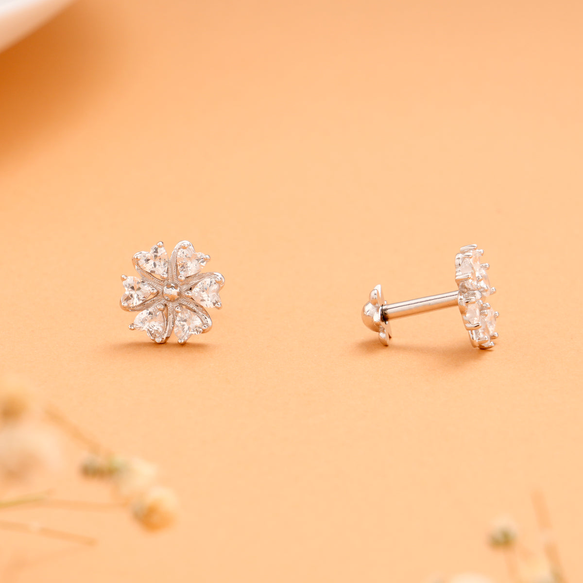 Multi Heart Stone Flower Design Silver Koppu