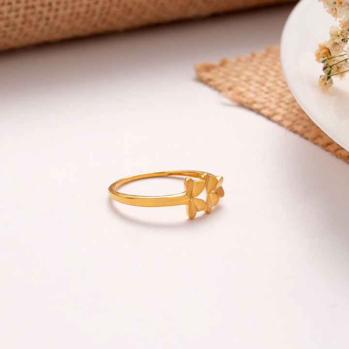 Four Leaf Clover Heart Design Golden Ring