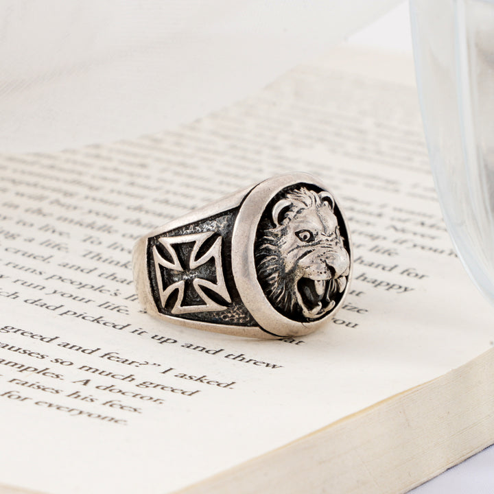 Royal Lion Sterling Silver Ring