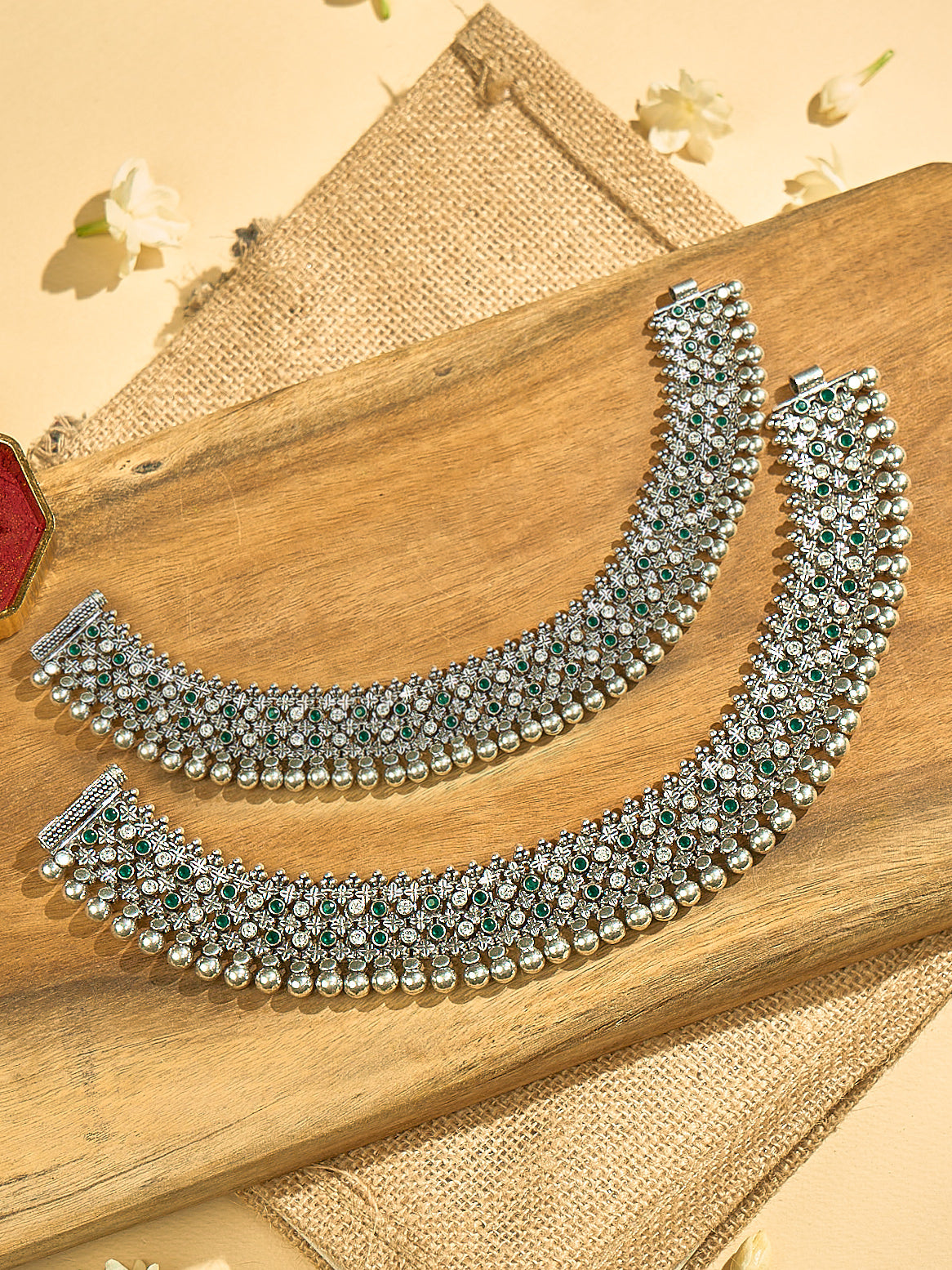Royal Emerald Silver Antique Anklet