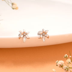 Daisy Flower Design Silver Stud