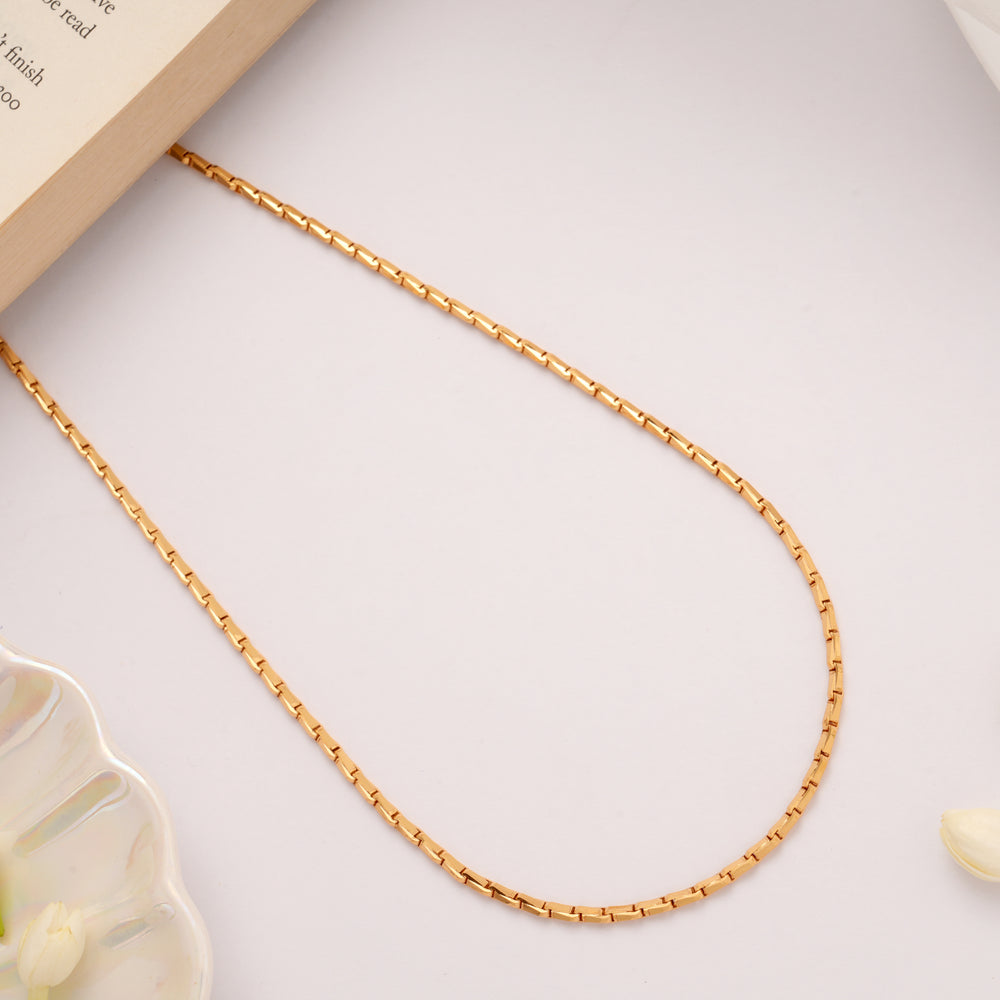 Sleek Rectangular Design Link Golden Chain