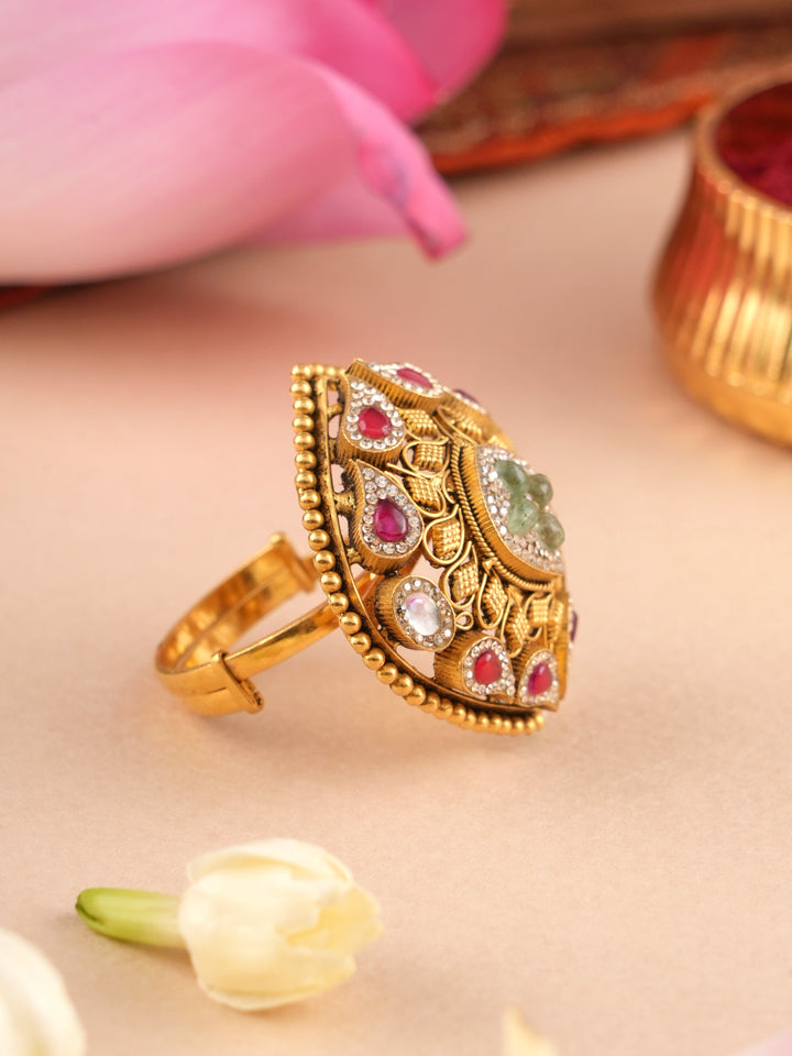 Antique Kundan Rhombus Gold Ring