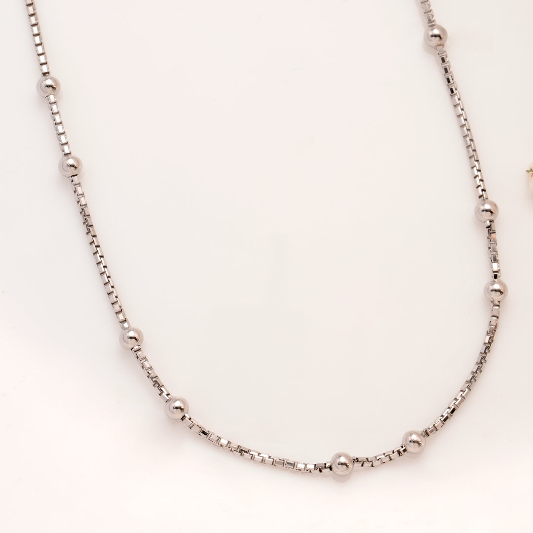 Elegant Silver Ball Design Chain