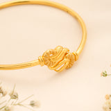 Fancy Two Sides Leaf Women's Gold Kada