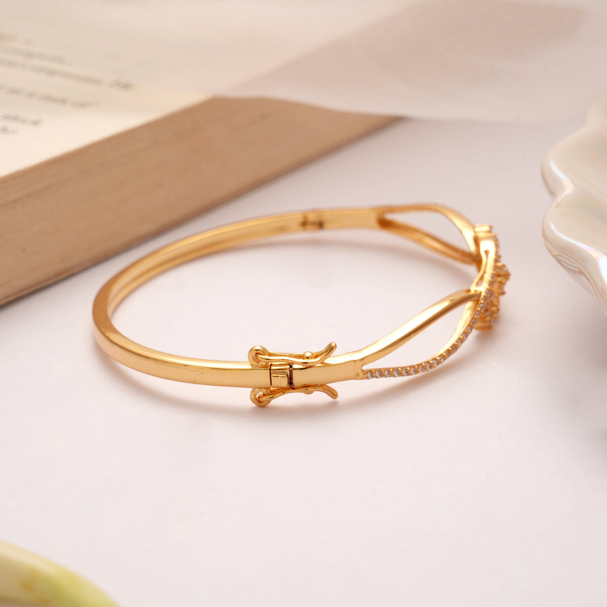 Trendy Triple Floral Curve Design Golden Kada