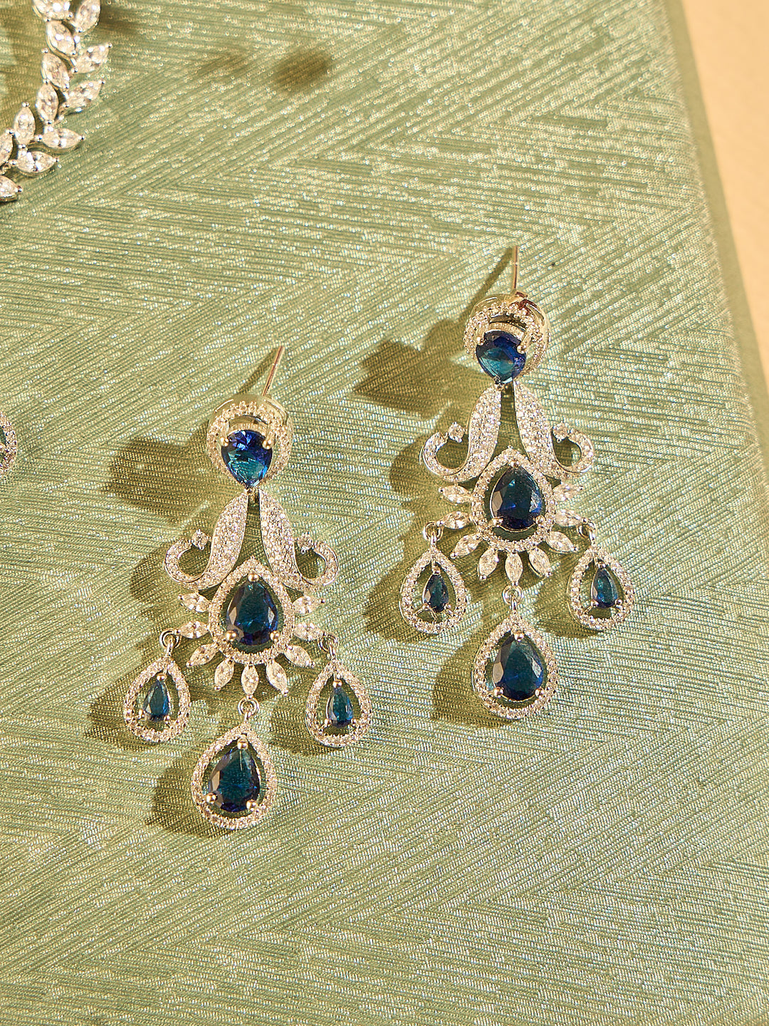 Blue Radiance Drops Necklace Set